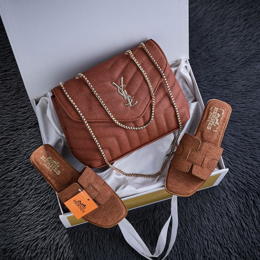 طقم أنيق متكامل: حقيبة يد وصندل بتصميم راقٍ ومريح